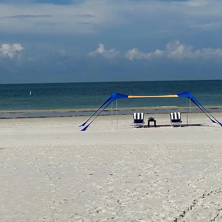 Private Beach Condo Just Steps To Beach! 4